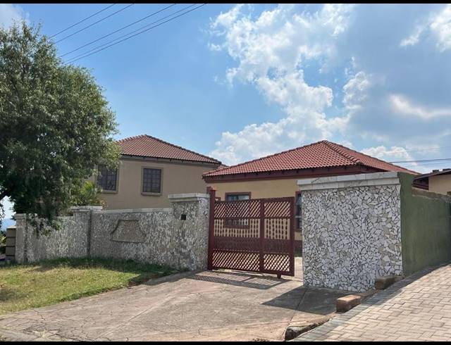5 BEDROOM HOUSE FOR SALE IN ATTERIDGEVILLE